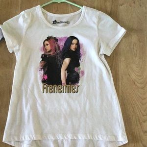 Descendants 3 shirt ✨